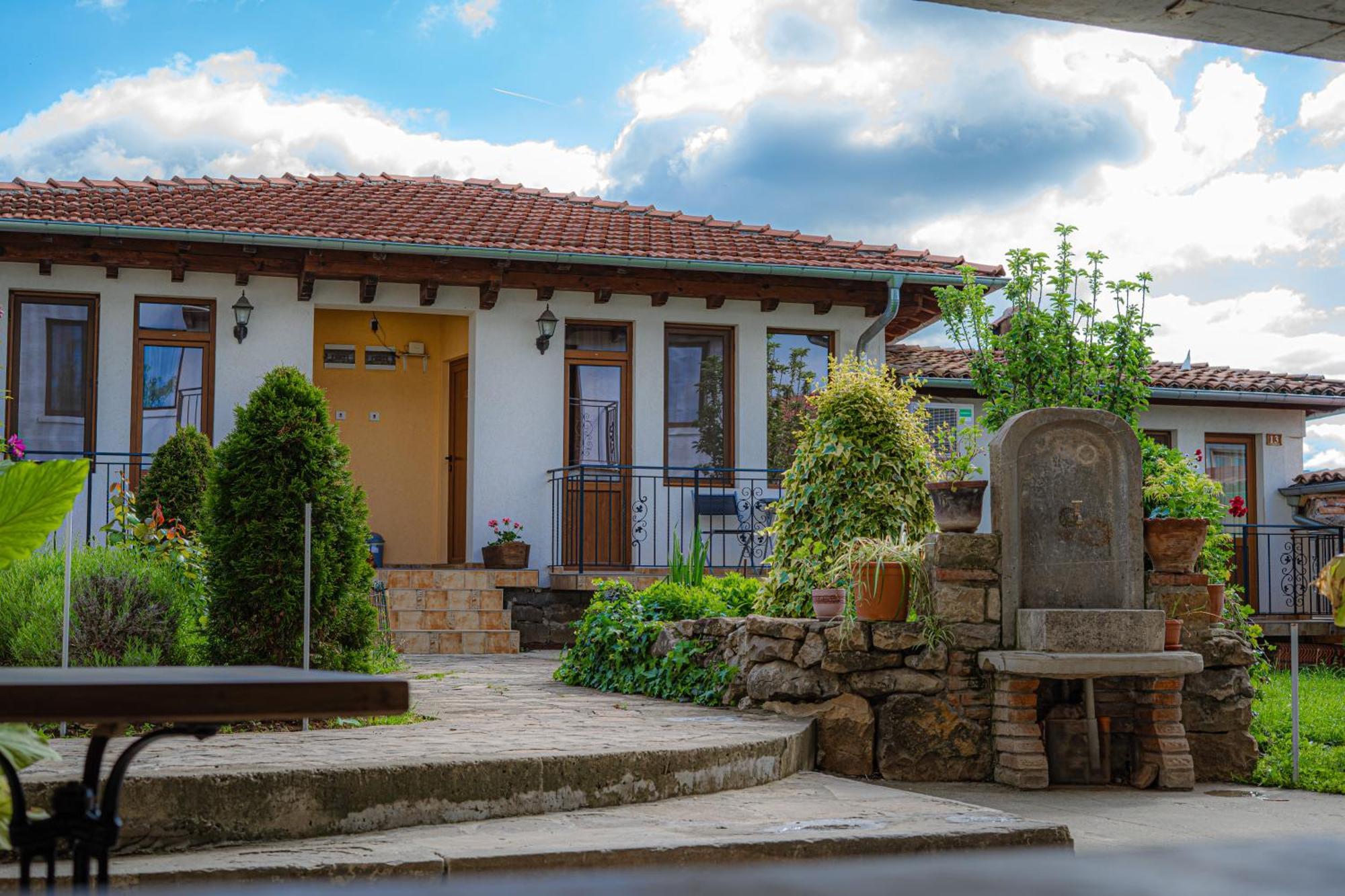 Family Hotel "Slavianska Dusha" Veliko Tărnovo Exterior foto